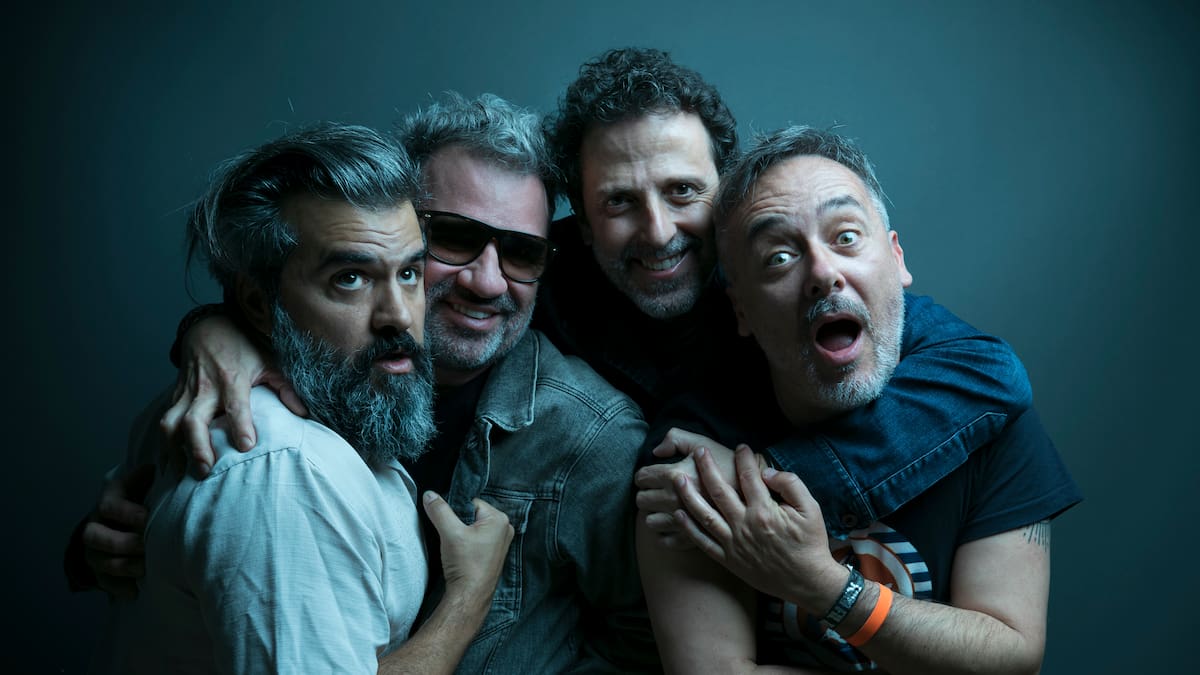 Love Of Lesbian anuncia "una pausa" indefinida després de 25 anys sobre els escenaris
