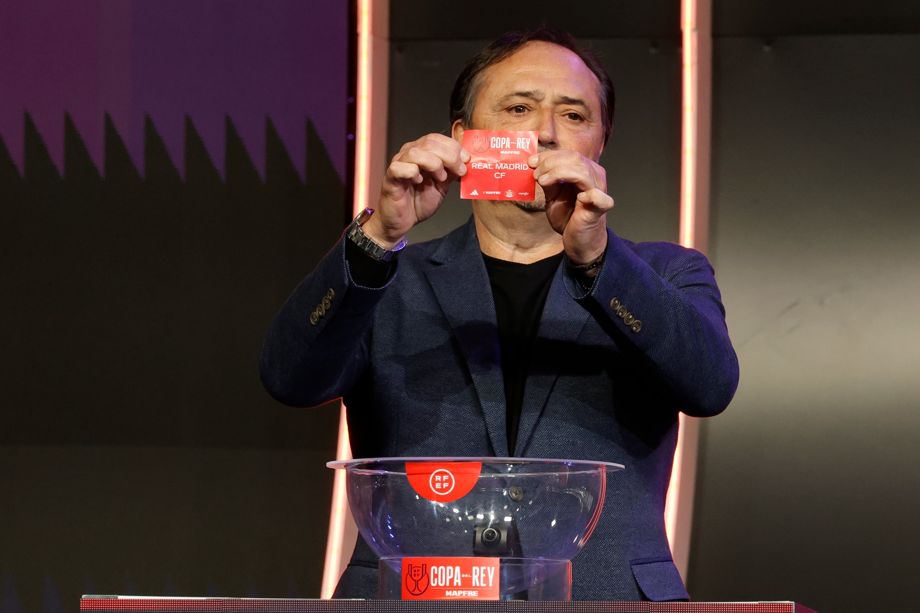 Alfredo Santaelena, ex del Atlético de Madrid y Deportivo, durante del sorteo de los octavos de final de la Copa del Rey de fútbol