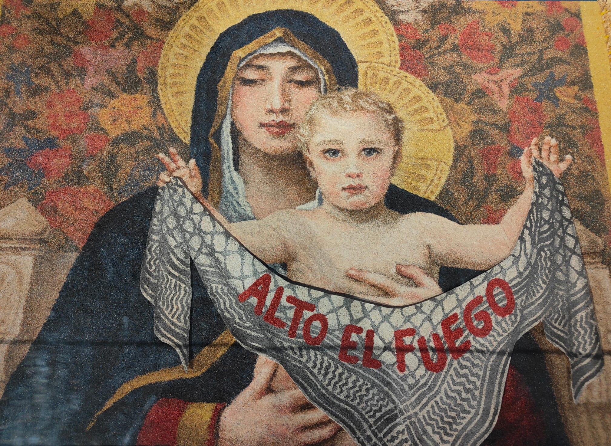 Una de las alfombras del año pasado, que se puede ver en el MAS y que pide el alto el fuego en Palestina