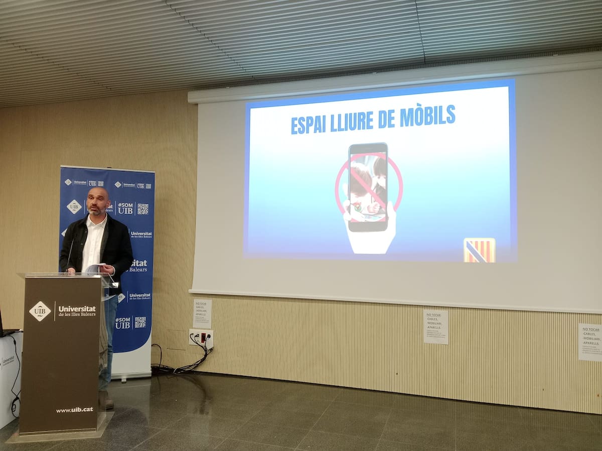 Más del 90 por ciento de los menores de 6 años de Baleares "abusa" de las pantallas