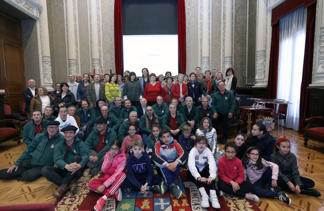 Foto de familia de los premiados