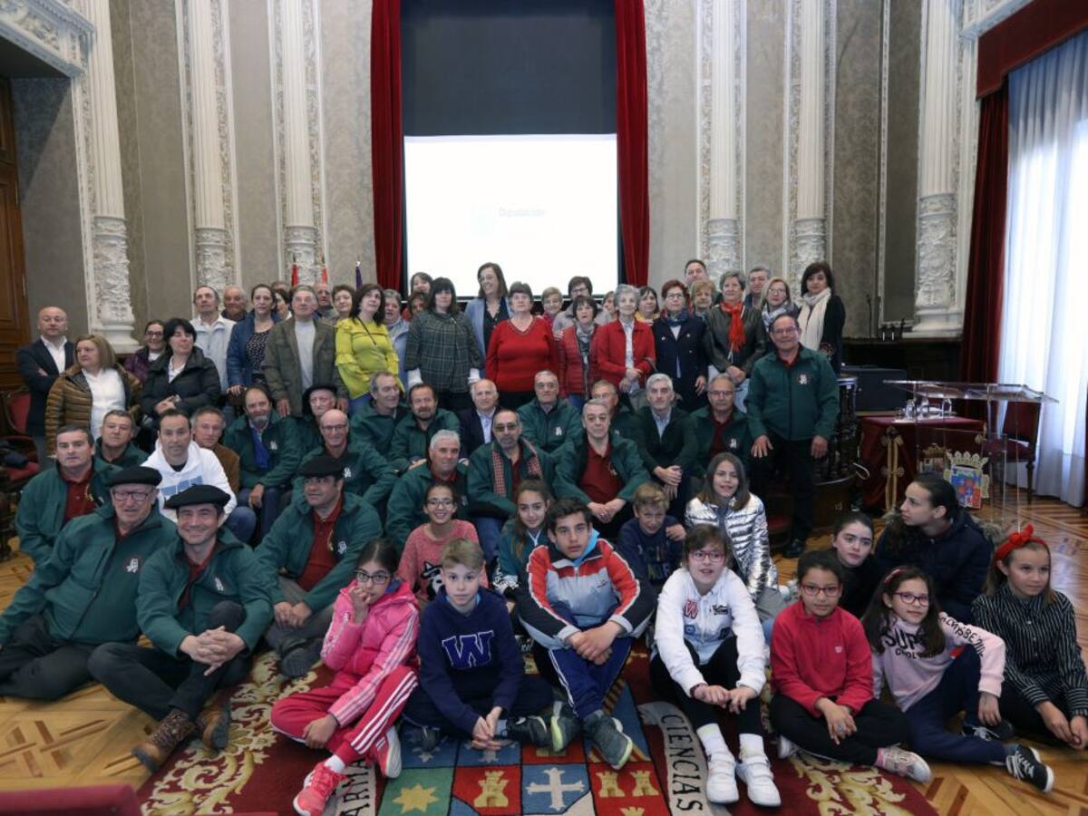 San Martín de Perapertú, Villota del Páramo y Fuentes de Nava, premios "A huebra"