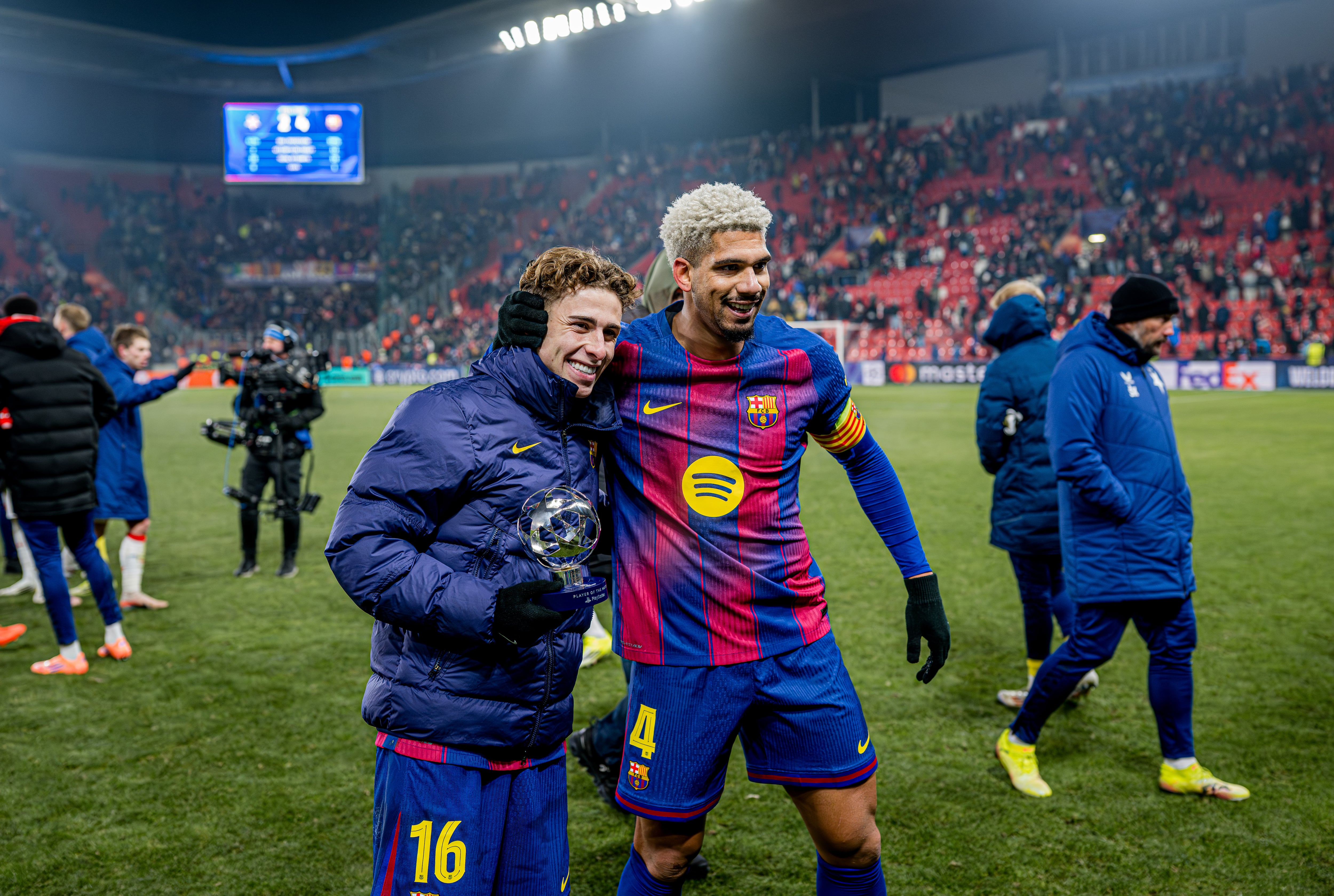 Ronald Araújo y Fermín López, después del Slavia de Praga-FC Barcelona de Champions
