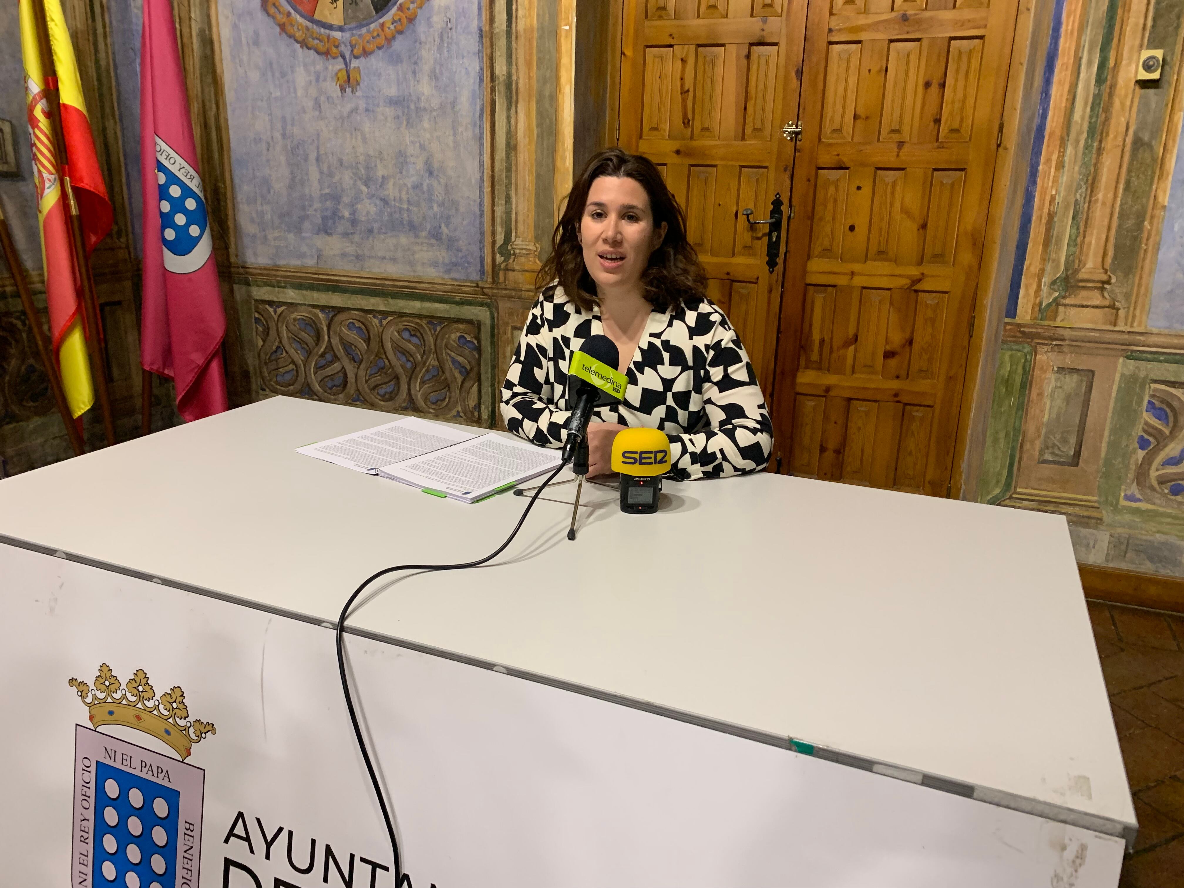 Nadia González presenta la Memoria de Servicios Sociales de Medina del Campo