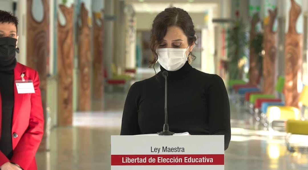 Isabel Díaz Ayuso argumenta su ofensiva contra la Ley Celaá desde el Centro Público de Educación Especial María Soriano