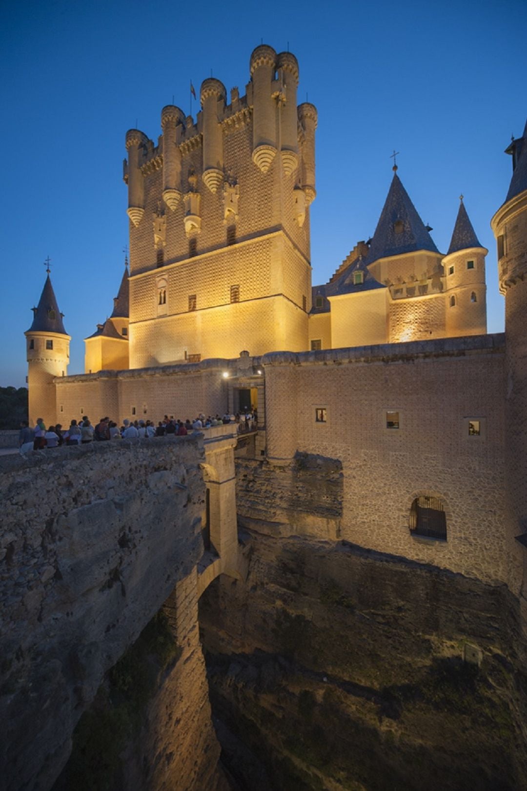 Vista nocturna del Alcázar 