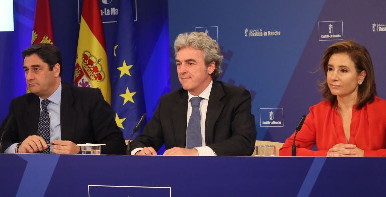 Los consejeros Echániz, Esteban y García de la Calzada.