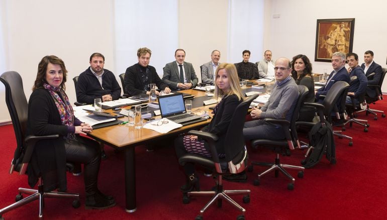 Mesa y Junta de Portavocea