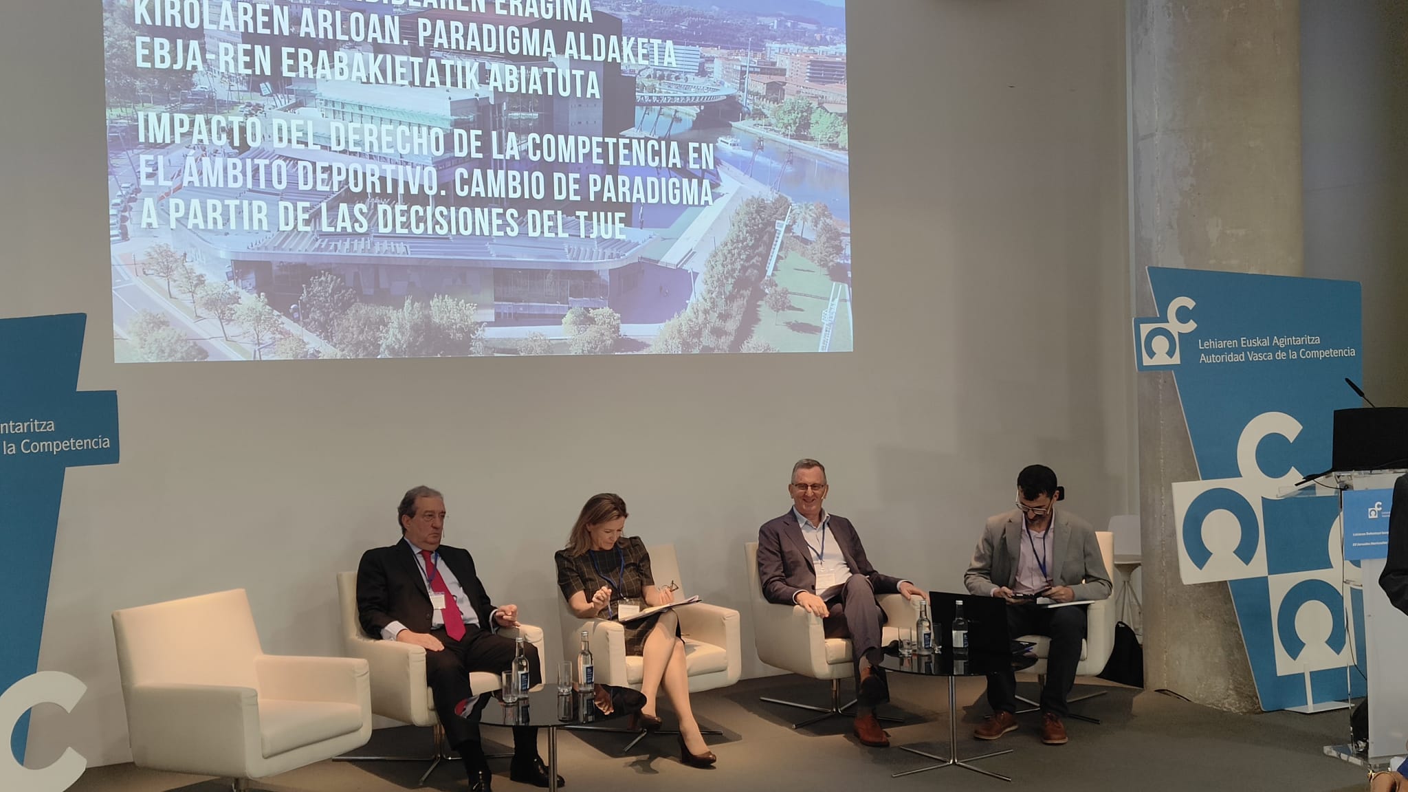 Mesa redonda dedicada al impacto del derecho de la competencia en el ámbito deportivo