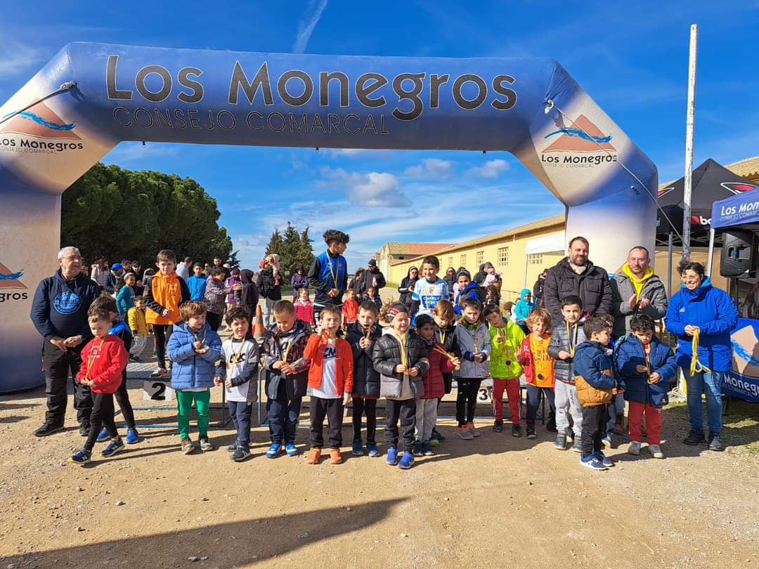 Atletas de todas las edades participaron en el Cross de La Laguna de Sariñena