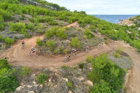 Los bikers en plena etapa reina