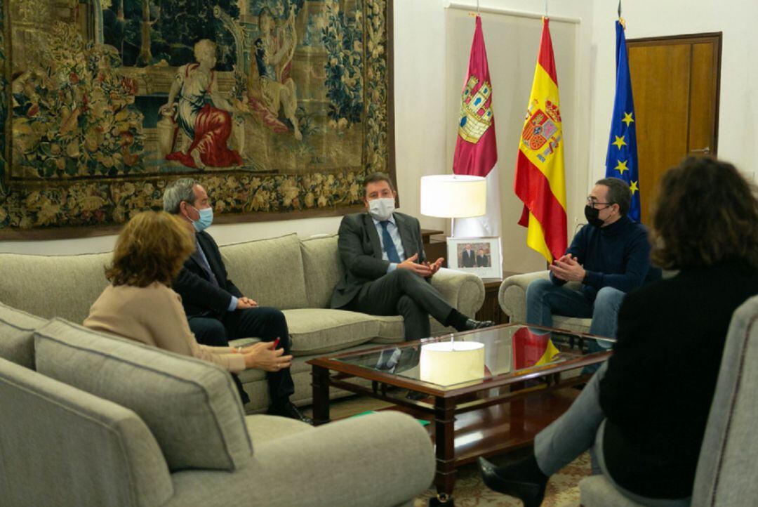 El Gobierno de Castilla-La Mancha se ha reunido con los sindicatos mayoritarios y la patronal