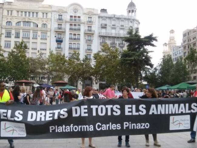 Cabecera de la manifestación en favor de los derechos de los animales, en la Plaza del Ayuntamiento