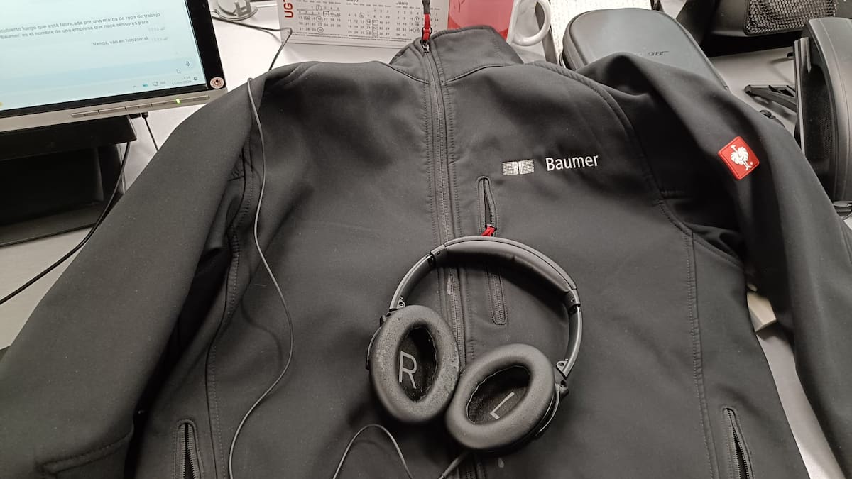 Pascual Donate y la chaqueta viajera en el aeropuerto