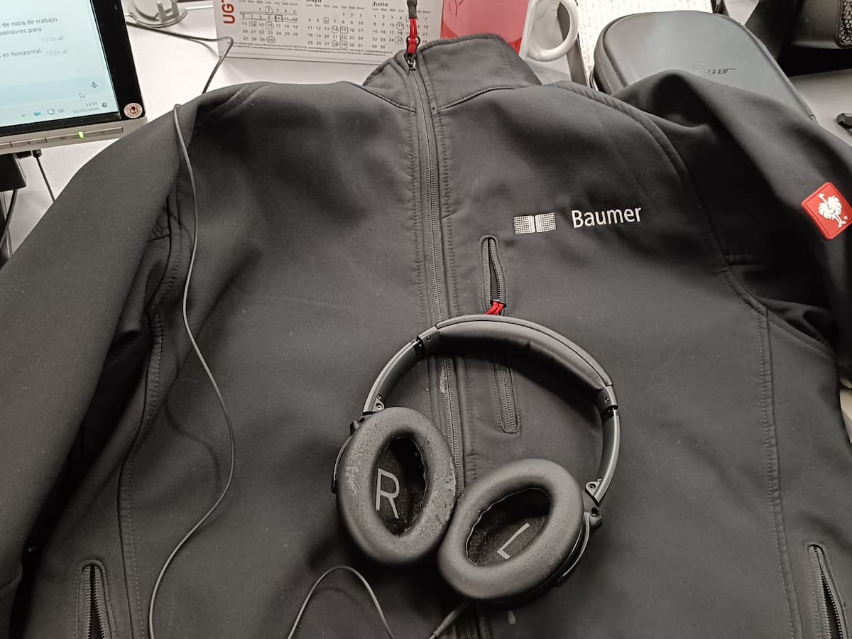 La historia del equipo de 'Hoy por Hoy' con una chaqueta que inspiraría una película a Almodóvar