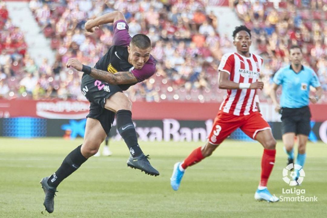 Djurdjevic dispara a puerta en el primer partido de esta temporada