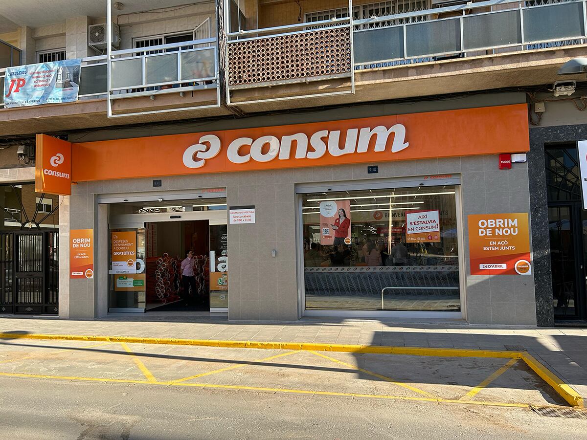 Consum reabre la última de las tres tiendas afectadas por la DANA en Paiporta