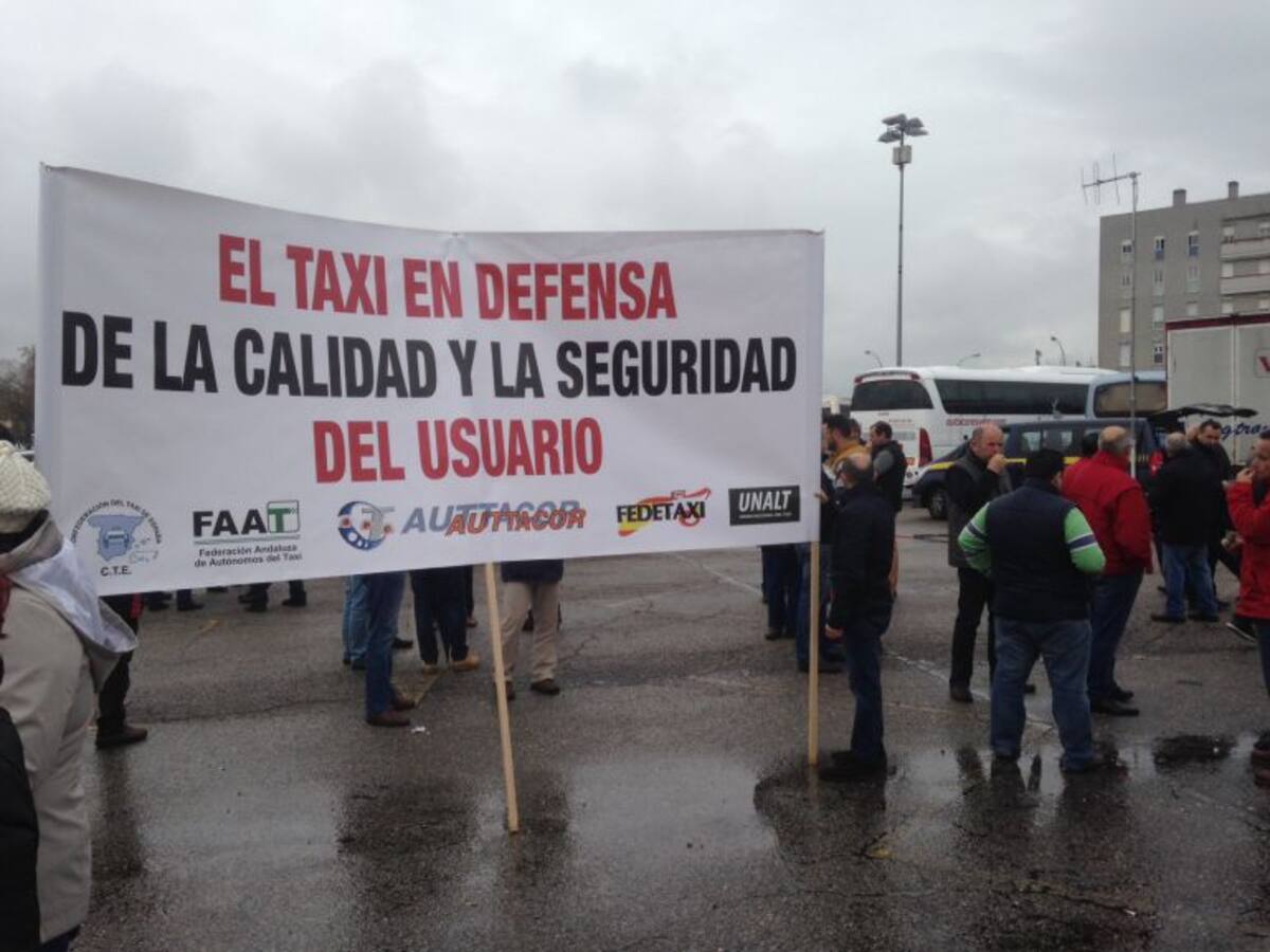 El sector del taxi para de nuevo contra la Comisión de la Competencia