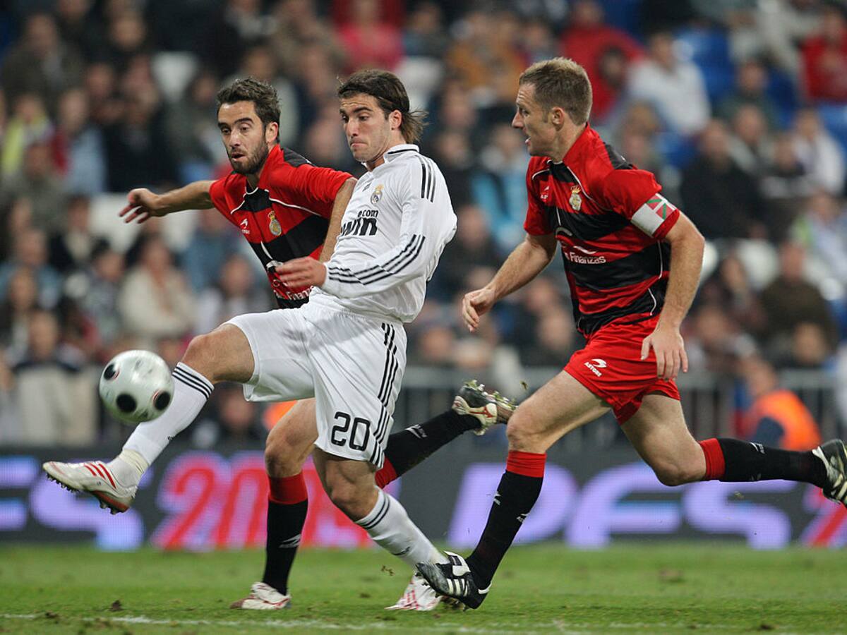 Zuhaitz Gurrutxaga: "El fútbol me destrozó la vida, pero se gana tanto dinero, se vive tan bien, que es muy difícil dejarlo"