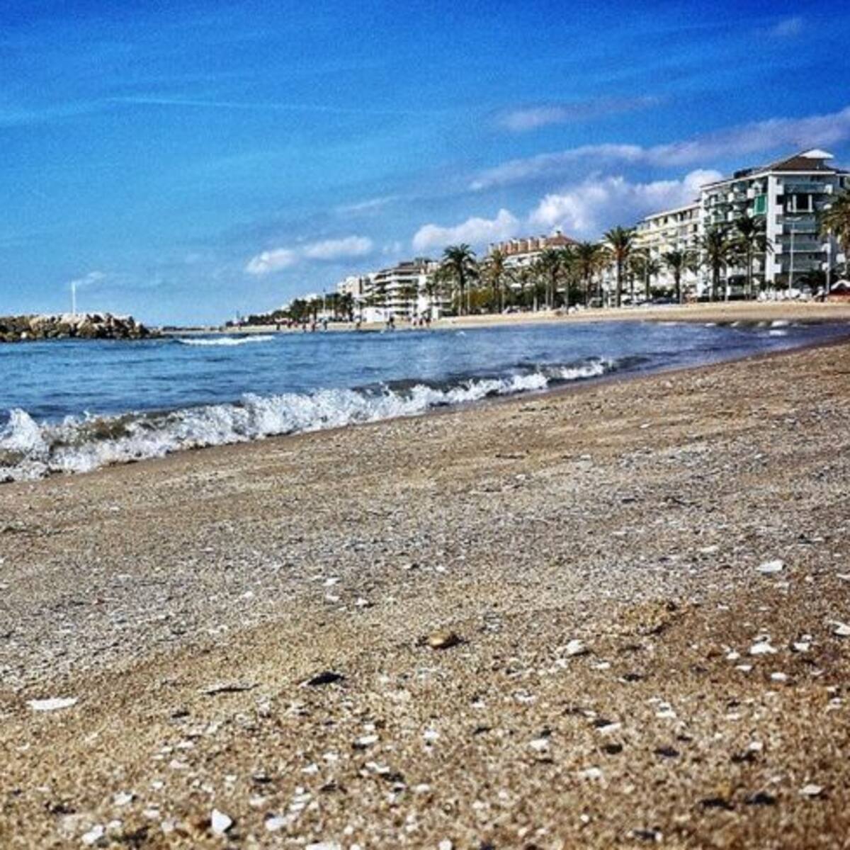 Un mosso fuera de servicio y su hermano salvan a 5 niños y un hombre en Cunit