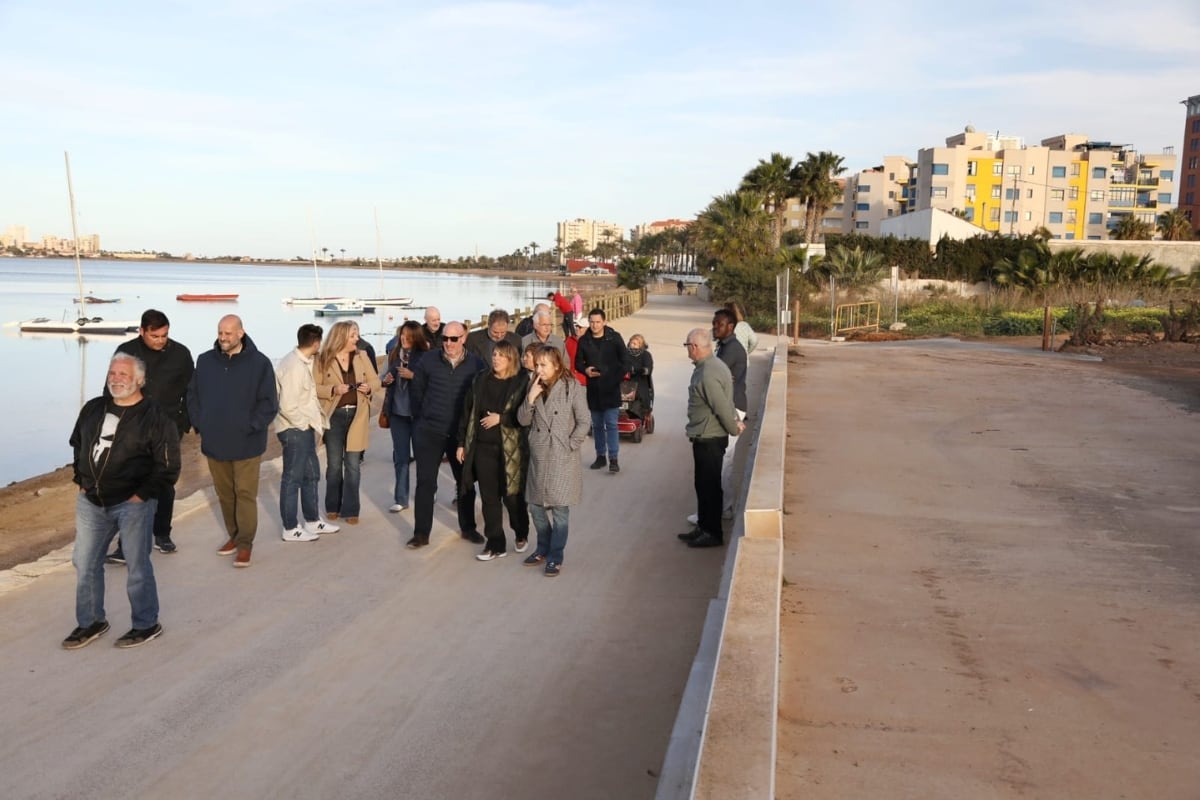 Un nuevo paseo ecológico conecta Playa Honda y Villas Caravaning