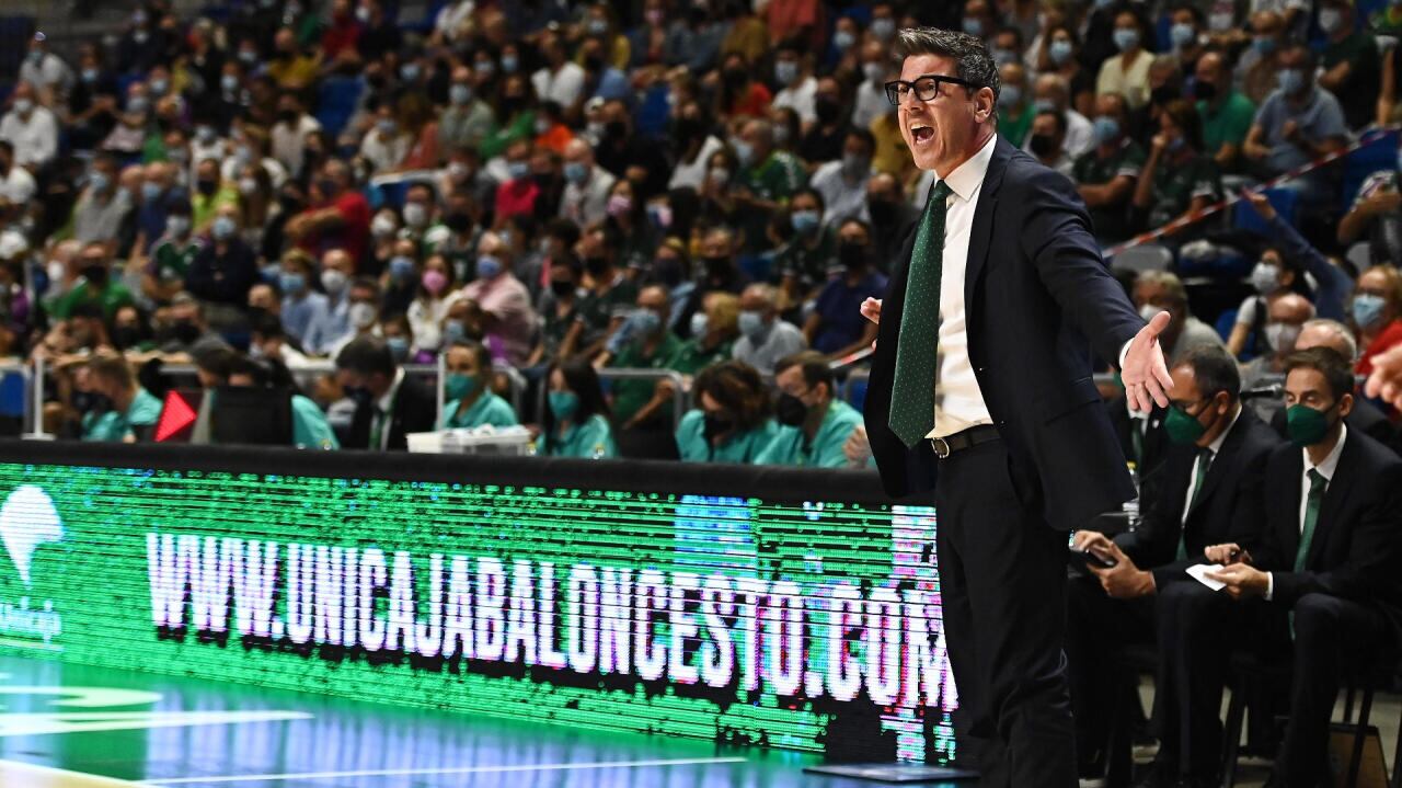 El técnico griego Fotis Katsikaris abandonó el Unicaja tras llegar a un acuerdo con el club malagueño