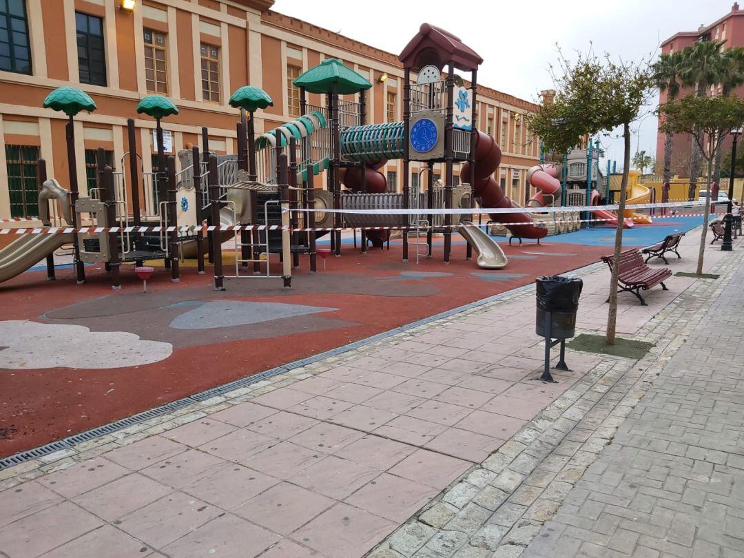 Parque junto al Ayuntamiento de La Línea.