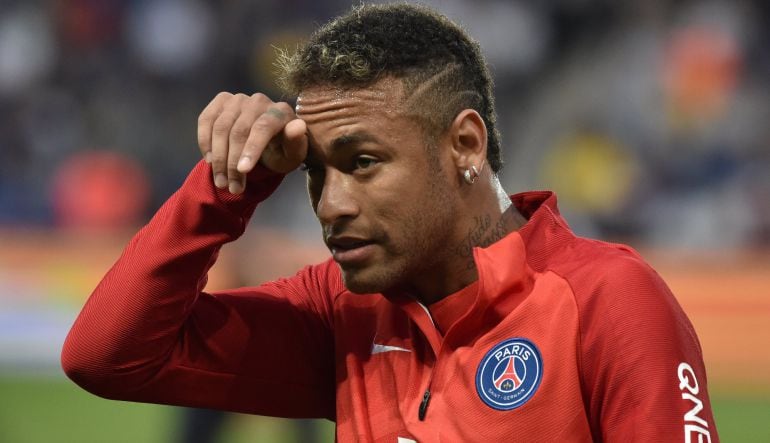 Neymar calienta antes de un encuentro del PSG