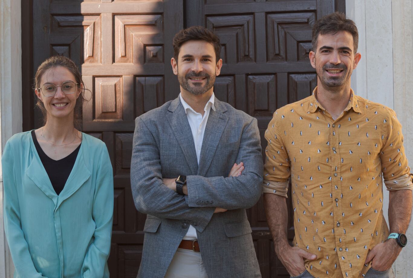 En la imagen de izquierda a derecha, los doctores Cecilia Gallego, Alberto Aliaga y Juan Diego Carmona.