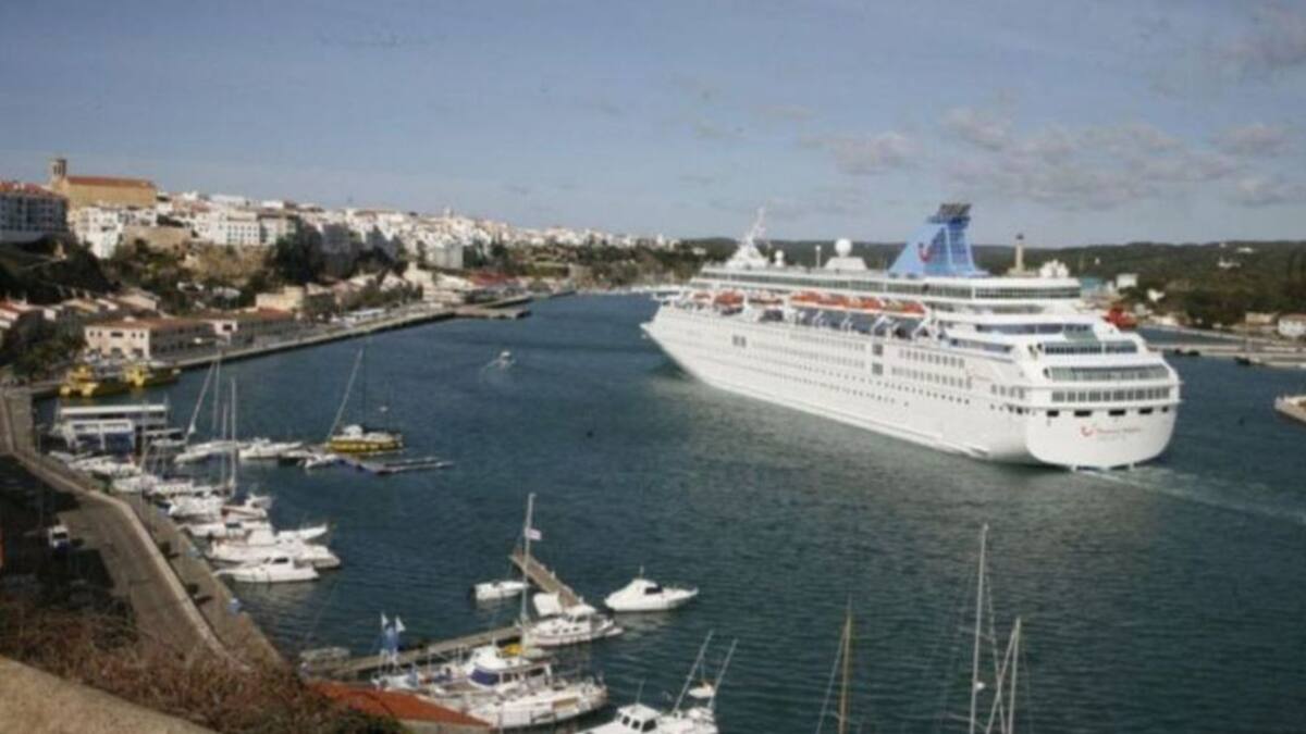 El GOB pide acceso público a los relés de la calidad del aire en el puerto de Maó