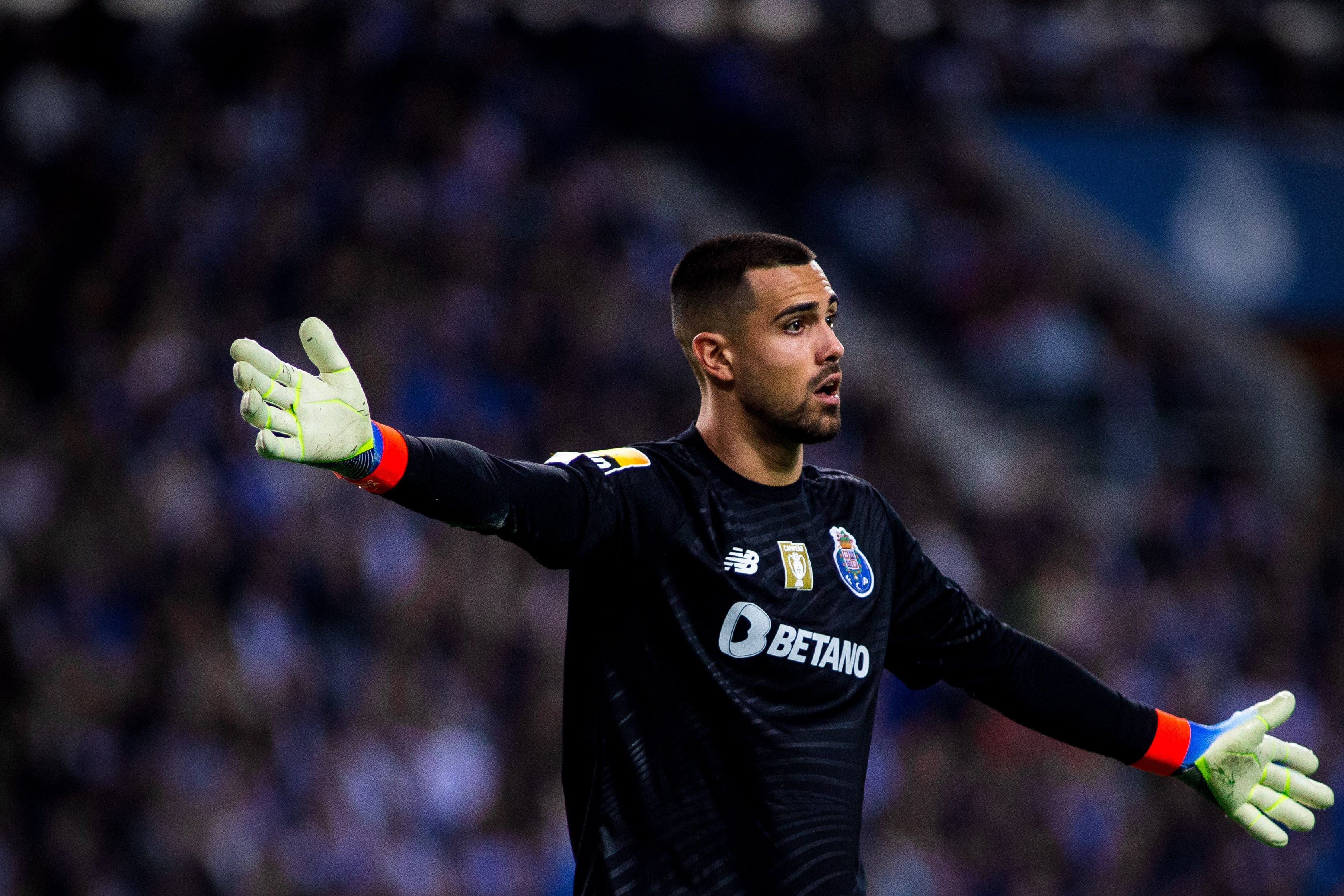 Diogo Costa en un partido del Oporto ante el Benfica.