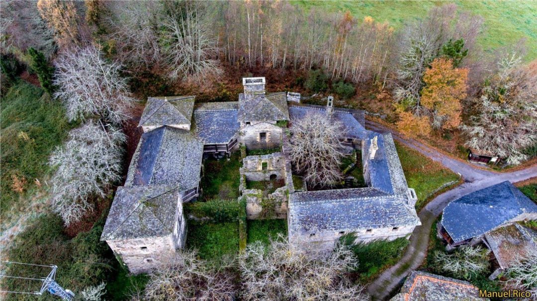 El Palacio de Mon, en San Martín de Oscos, a vista de Pájaro