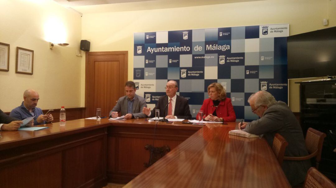 Conde, De la Torre y Maeso en rueda de prensa 
 