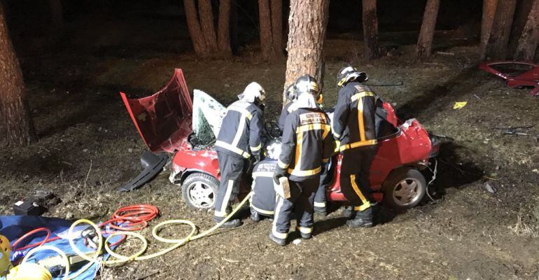 Los bomberos tuvieron que intervenir en el accidente de Rascafría