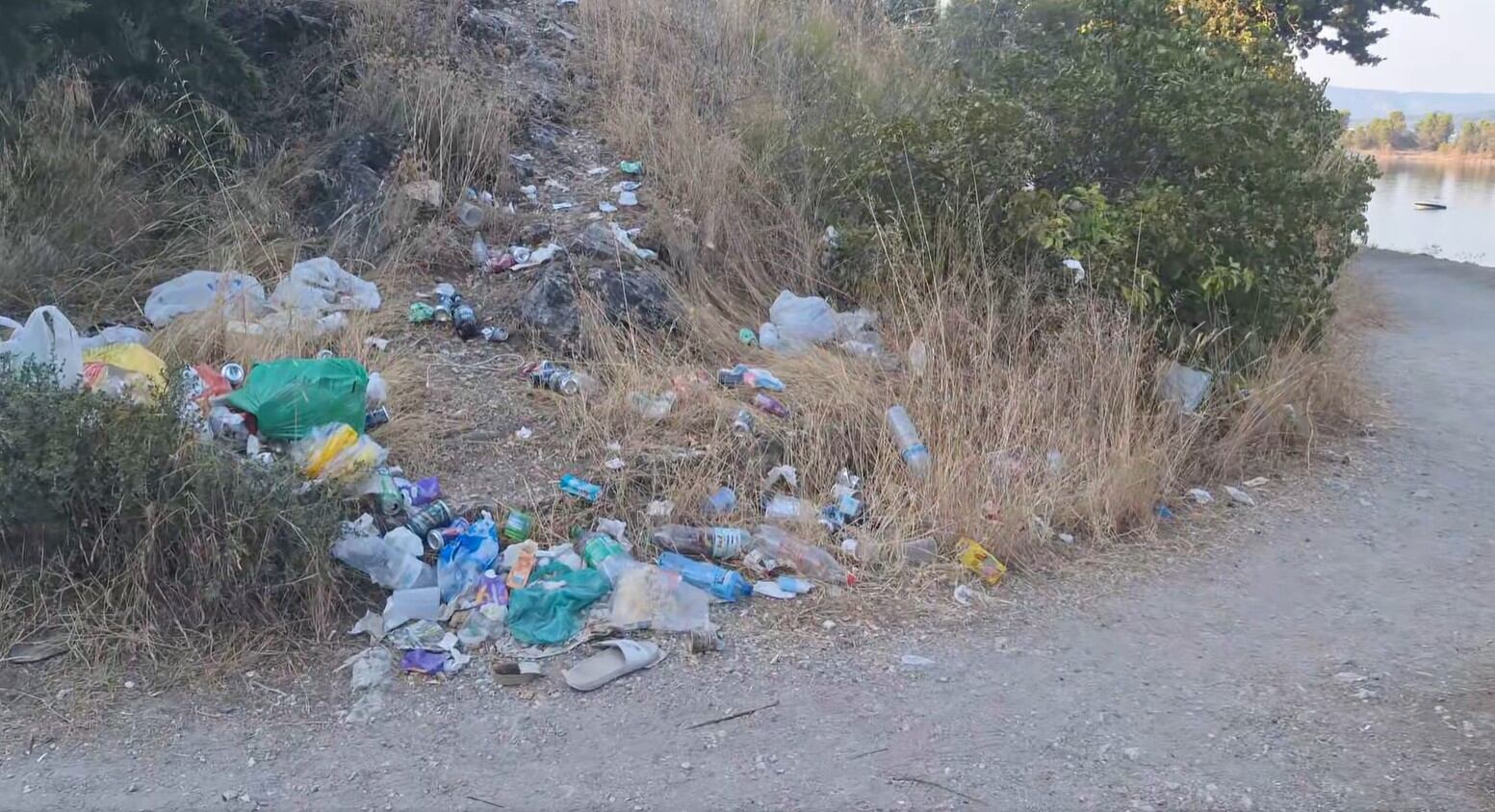 Basura Mirador Entrepeñas / Oficina de Turismo de Sacedón