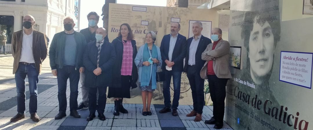 Presentación de la exposición de Rosalía de Castro en los Jardines de Méndez Núñez