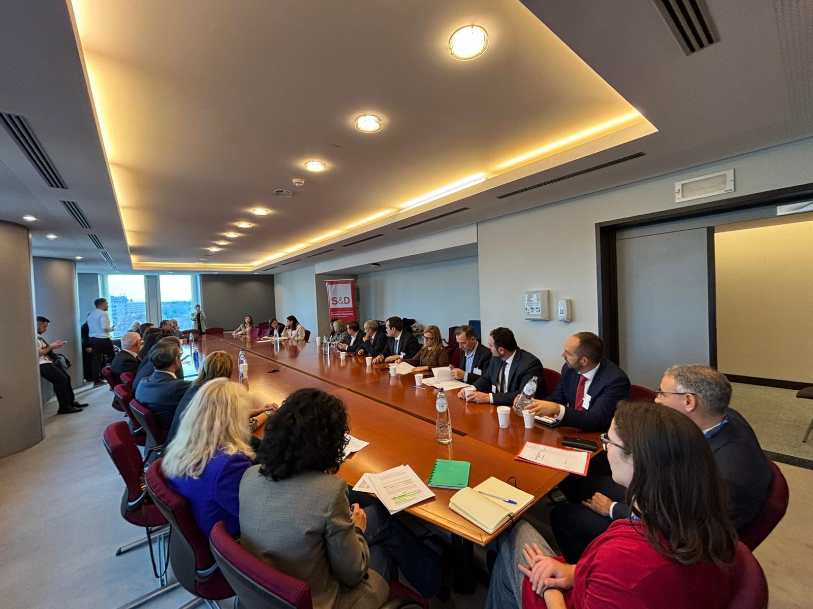 Reunión de alcaldes socialistas con la Dirección General de Política Regional y Urbana de la Comisión Europea