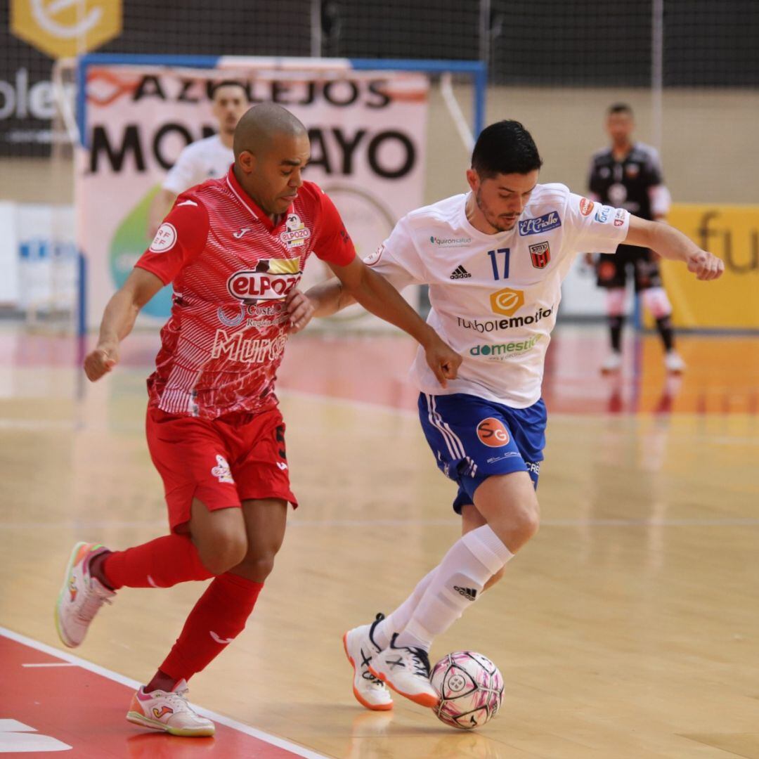 Leo Santana a la par con su marcador