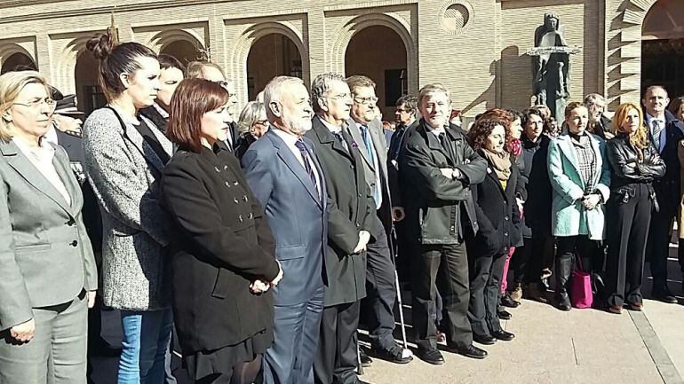 Concentración en la plaza del Pilar contra la violencia de género