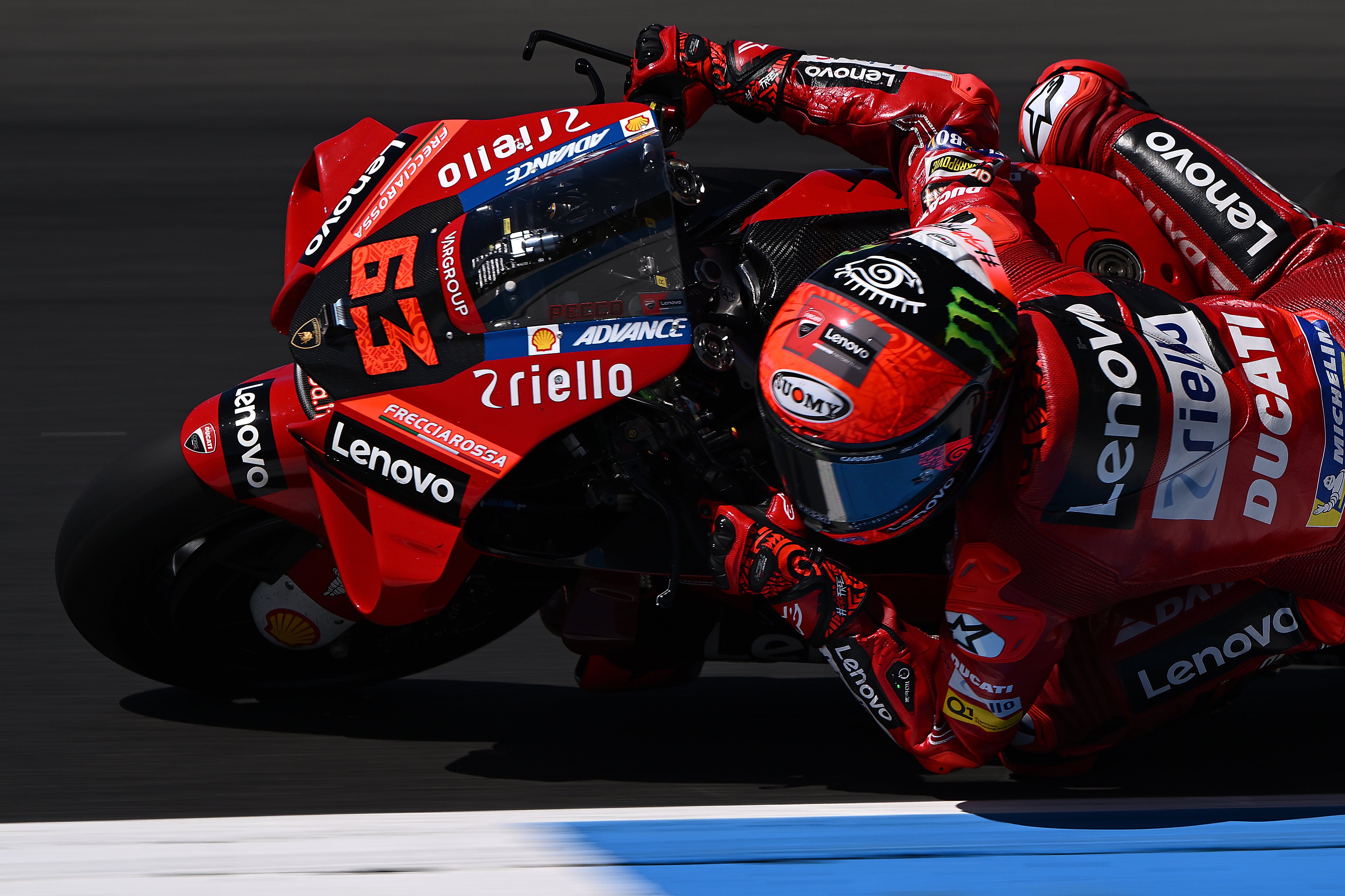 Phillip Island (Australia), 15/10/2022.- Francesco Bagnaia of Italy riding for Ducati Team in action during the MotoGP race at the Australian Motorcycle Grand Prix at the Phillip Island Grand Prix Circuit on Phillip Island, Victoria, Australia, 16 October 2022. (Motociclismo, Ciclismo, Francia, Italia) EFE/EPA/JOEL CARRETT AUSTRALIA AND NEW ZEALAND OUT
