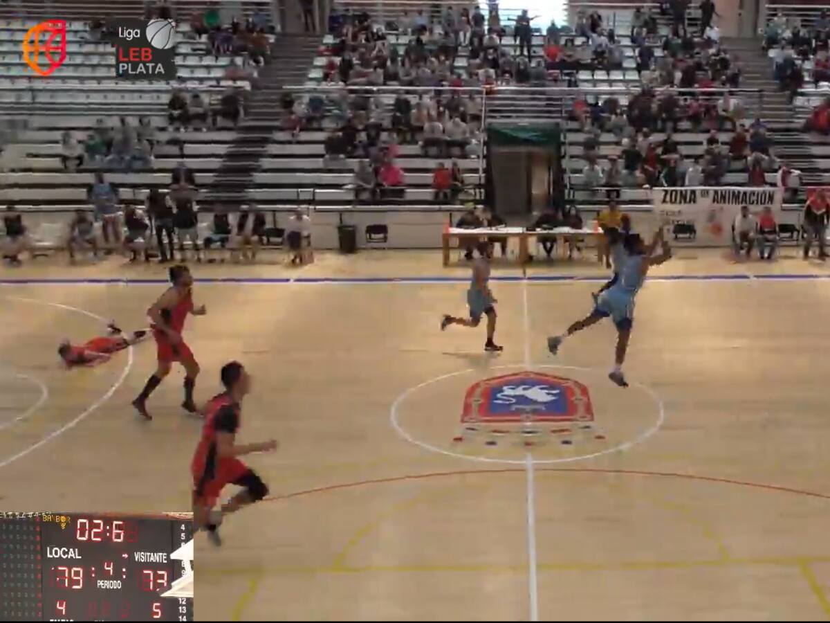 Así fueron los dos triples de Newby en los segundos finales que dejan vivo al Cebé para el partido de vuelta ante Navarra