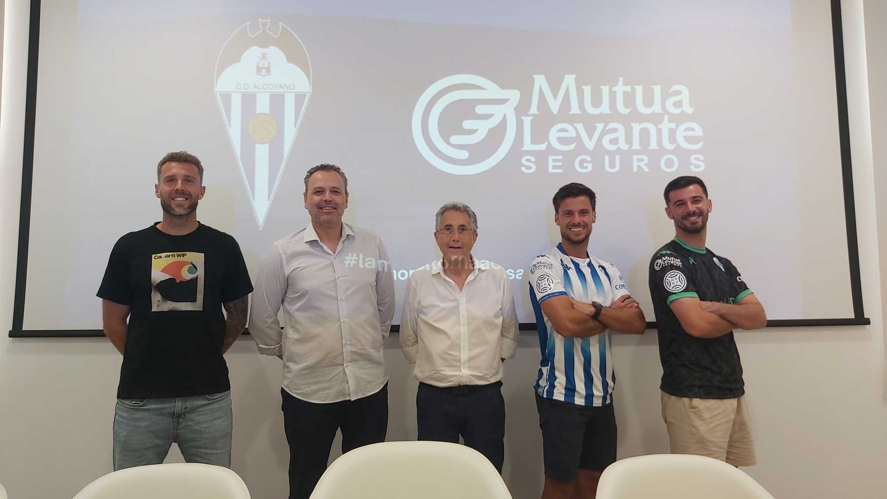Raúl Gónzalez, Chiqui Linares, Pep Jordá, Pablo Carbonell y José Solbes, en la sede de Fundación Mutua Levante