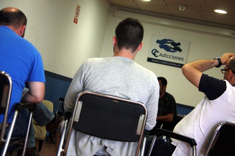 Teràpia de grup amb addictes a les drogues