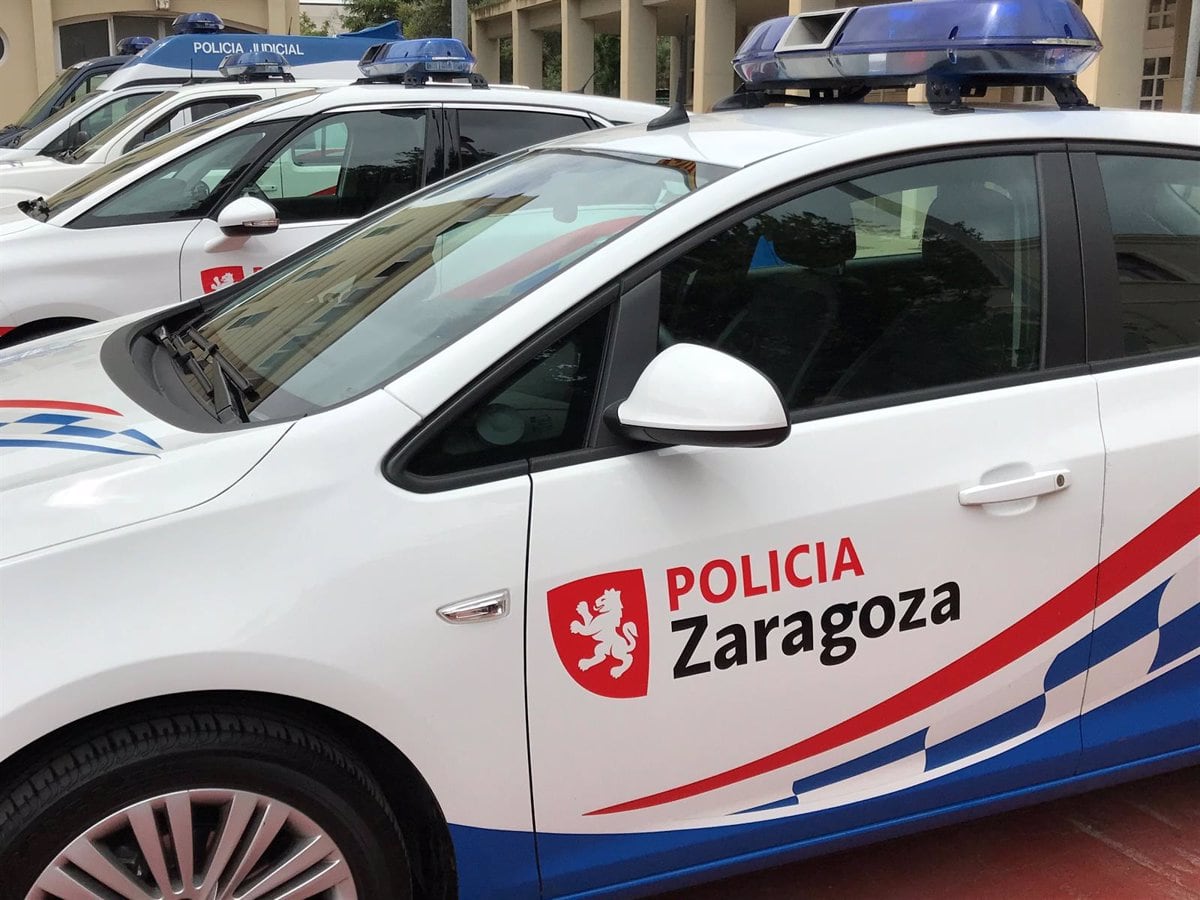 Coches en batería de la Policía Local de Zaragoza