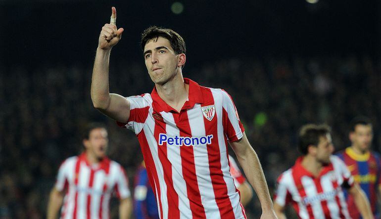 Andoni Iraola celebra un gol en el Camp Nou.