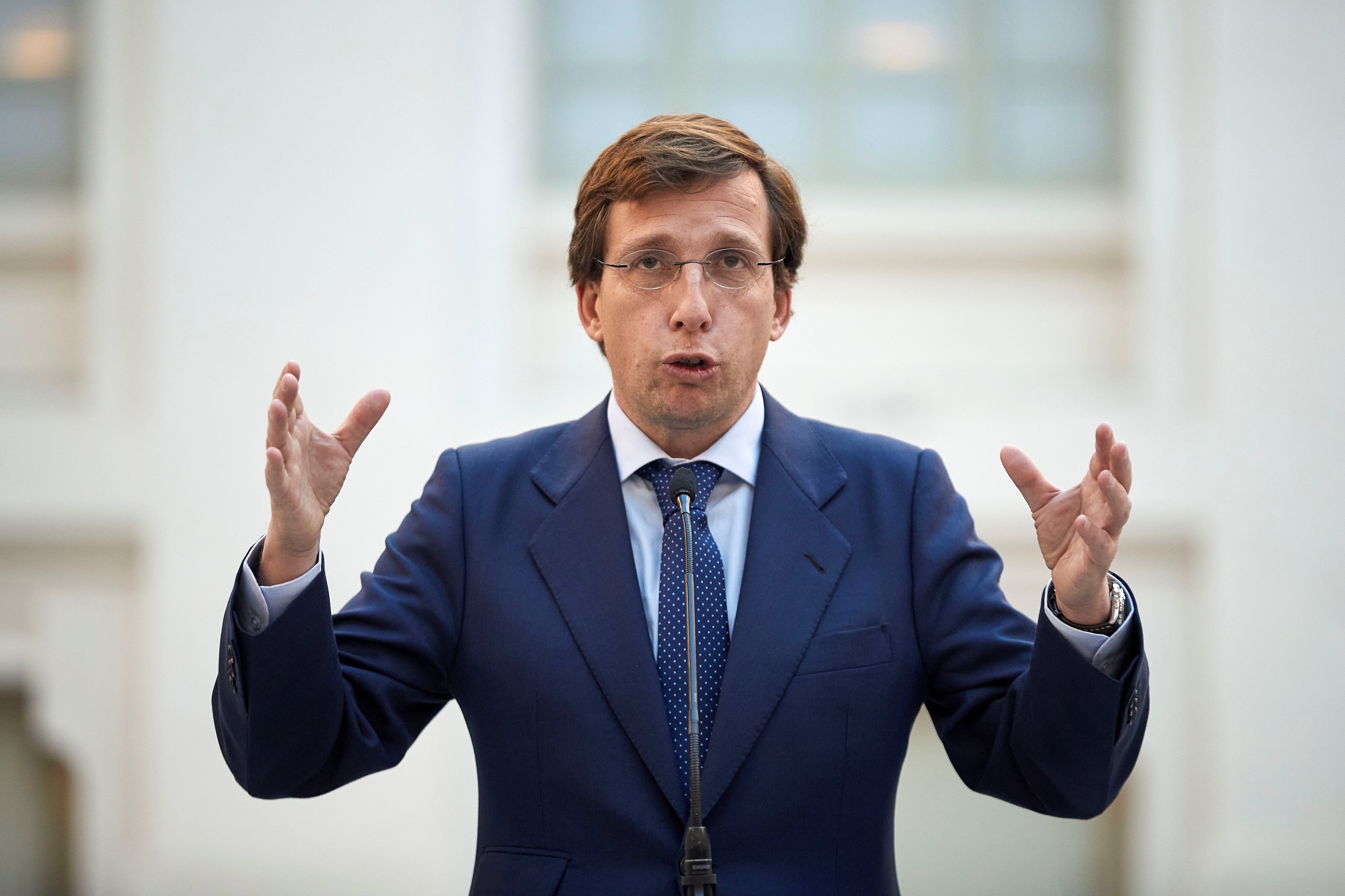 El alcalde de Madrid, José Luis Martínez-Almeida durante una rueda de prensa en el Palacio de Cibeles en Madrid. EFE / Miguel Osés