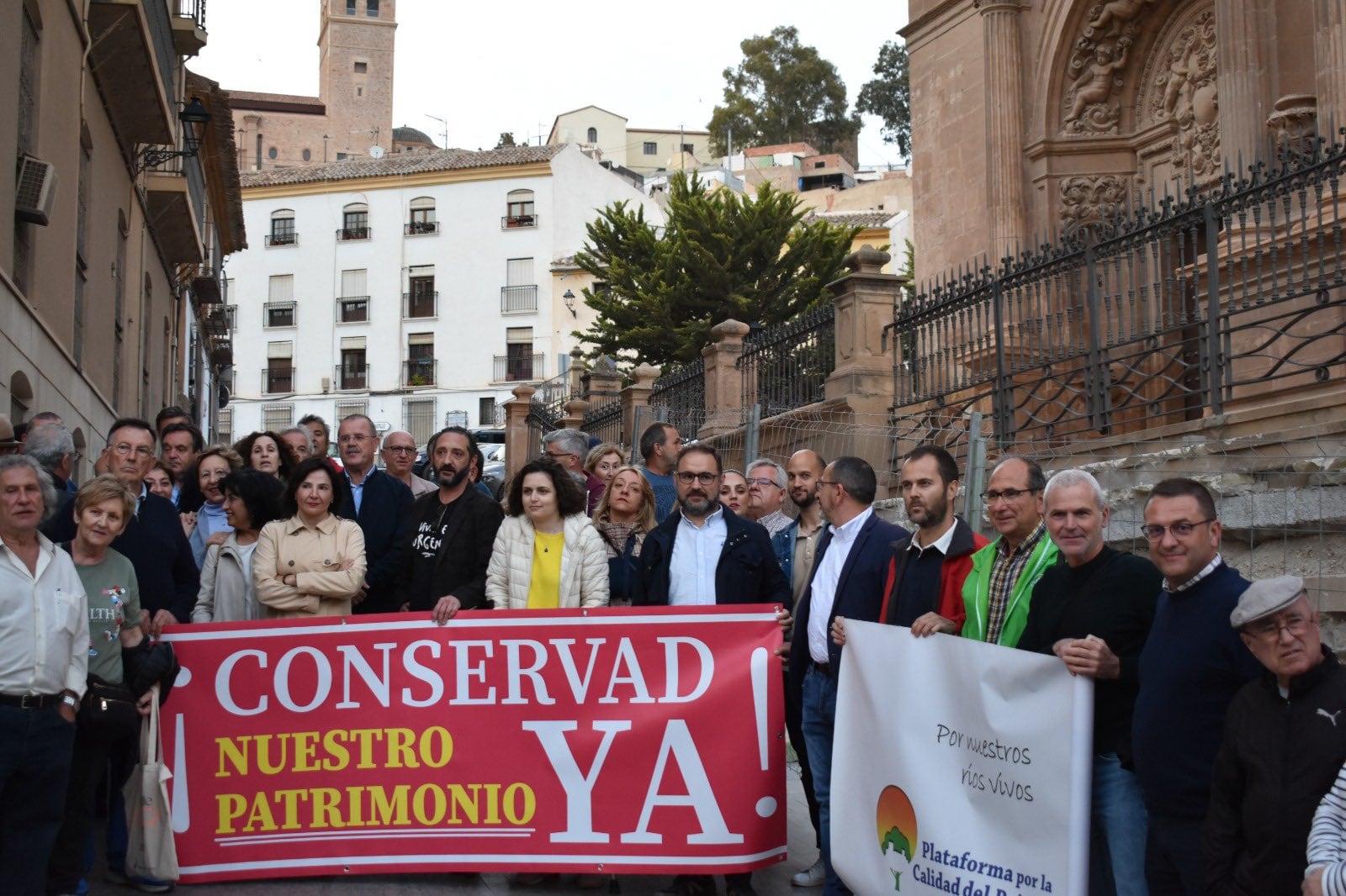 Protesta para denunciar la demolición de la escalinata de San Patricio