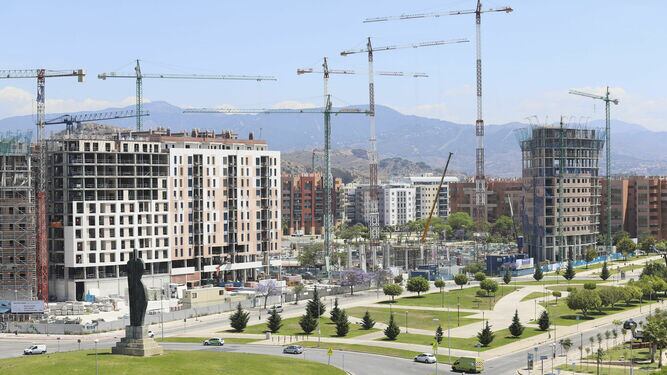 Viviendas en construcción en una imagen en archivo en Málaga