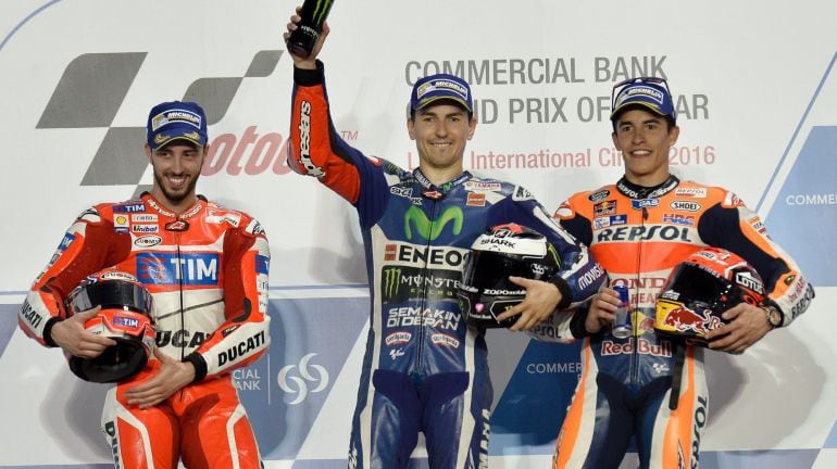 Jorge Lorenzo celebra su victoria en la primera prueba del Mundial de MotoGP 2016.