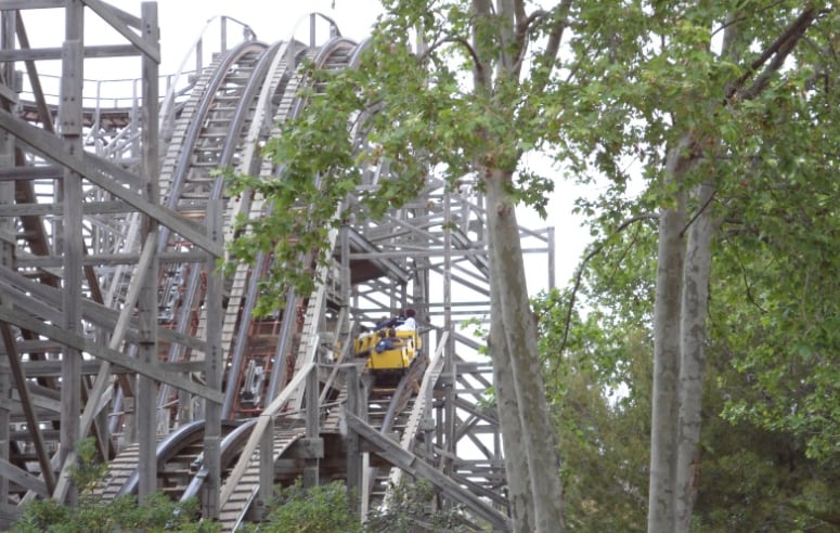 Atracción Tomahawk en Port Aventura.